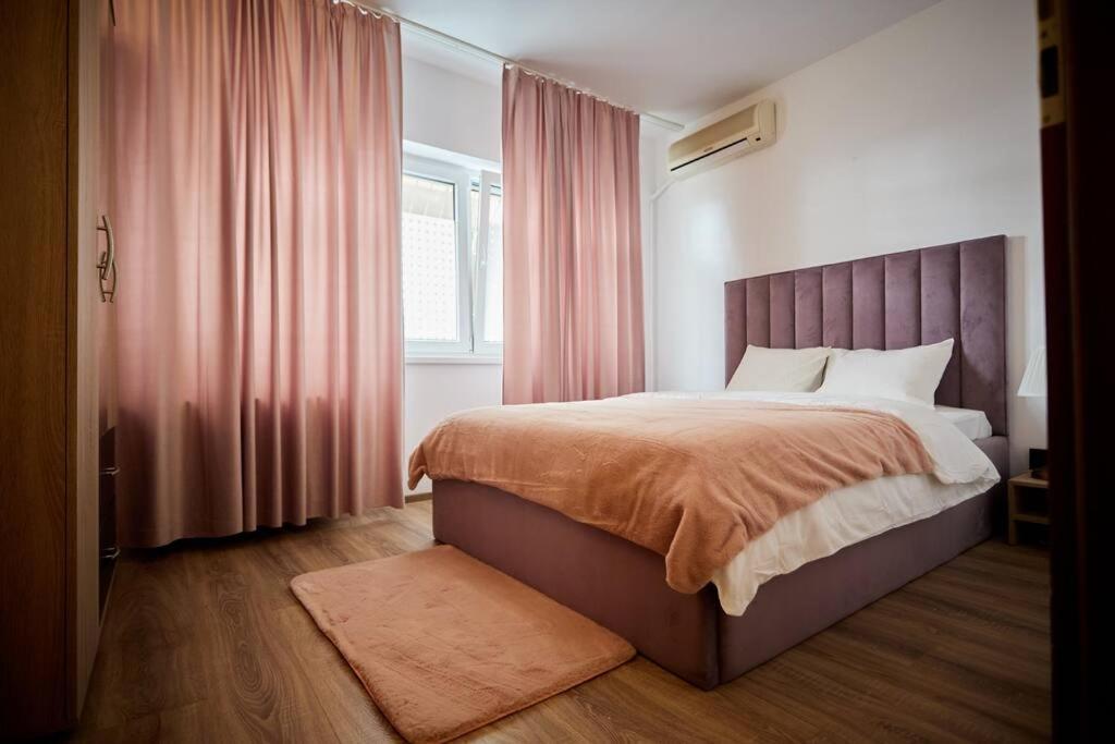 Queen Apartment Athenee Bucarest Esterno foto