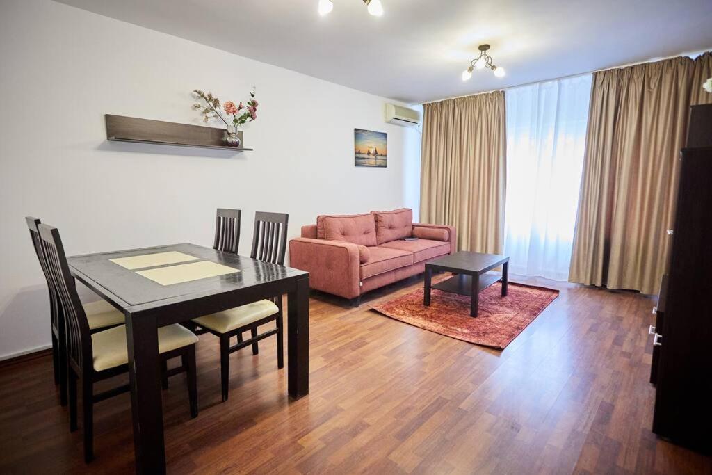 Queen Apartment Athenee Bucarest Esterno foto